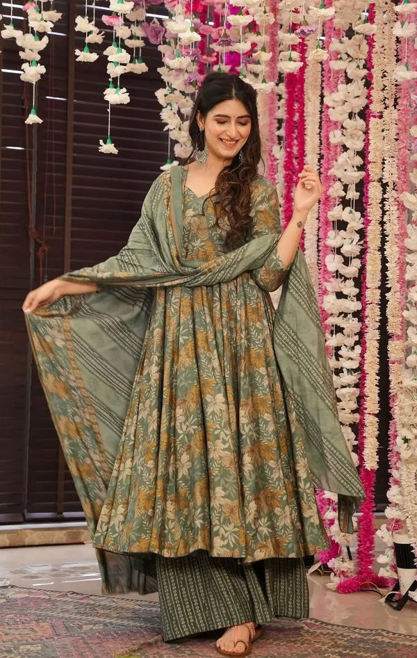 Green Fullpatti  Suit