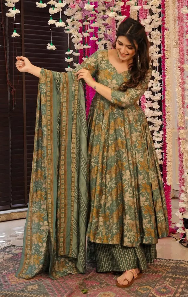 Green Fullpatti  Suit